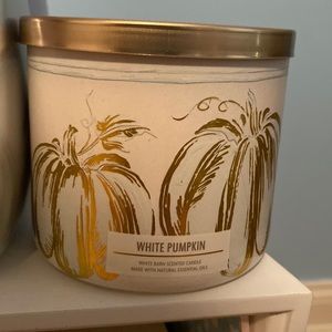 White Barn Candle; White Pumpkin Scent